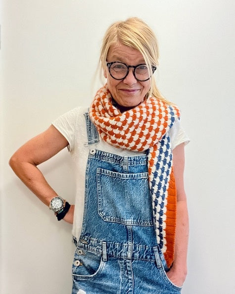 BAO BAO shawl by Isabell Kraemer