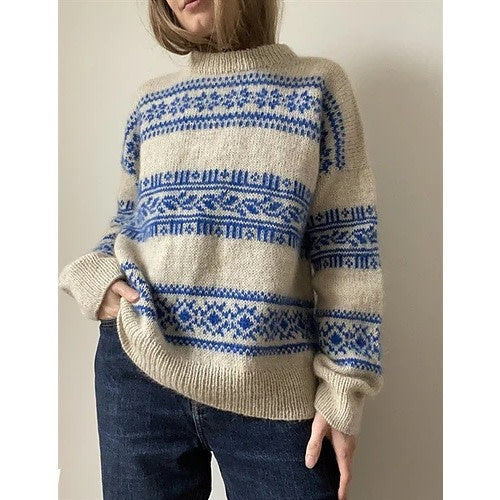 porcelain-sweater-2-le-knit—lene-holme-samsoee-samse-strikkeopskrift_medium_4ccc9ee0-0b9a-44ca-bff4-4c35567a3c2c