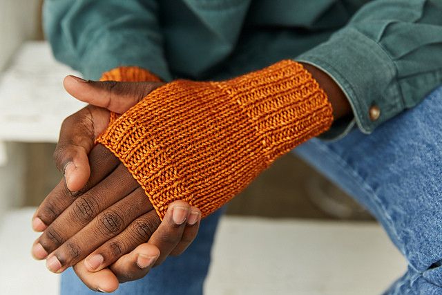 PPQ_KnitHow_CeMitts_004_medium2