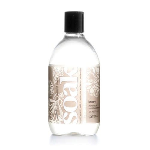 soak-laundrysoap-lacey_