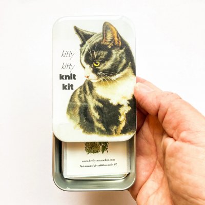 Cat stitch marker tin set4_400.jpg