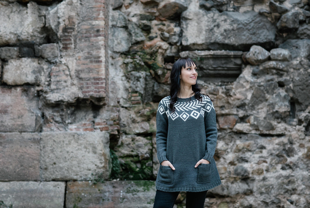 Community Tunic by Joji Locatelli, Interpretations Volume 6 - Pom Pom Press, 01- photo Jonna Hietala