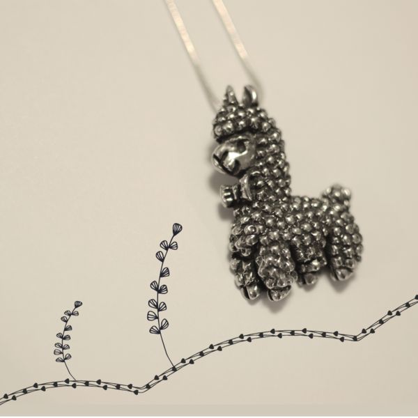 freddie_crochet_pendant_2_3f3e7232-c5f0-4911-8af9-650c2e195241_grande