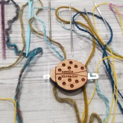 Ladybug-Needle-threader-katrinkles_4