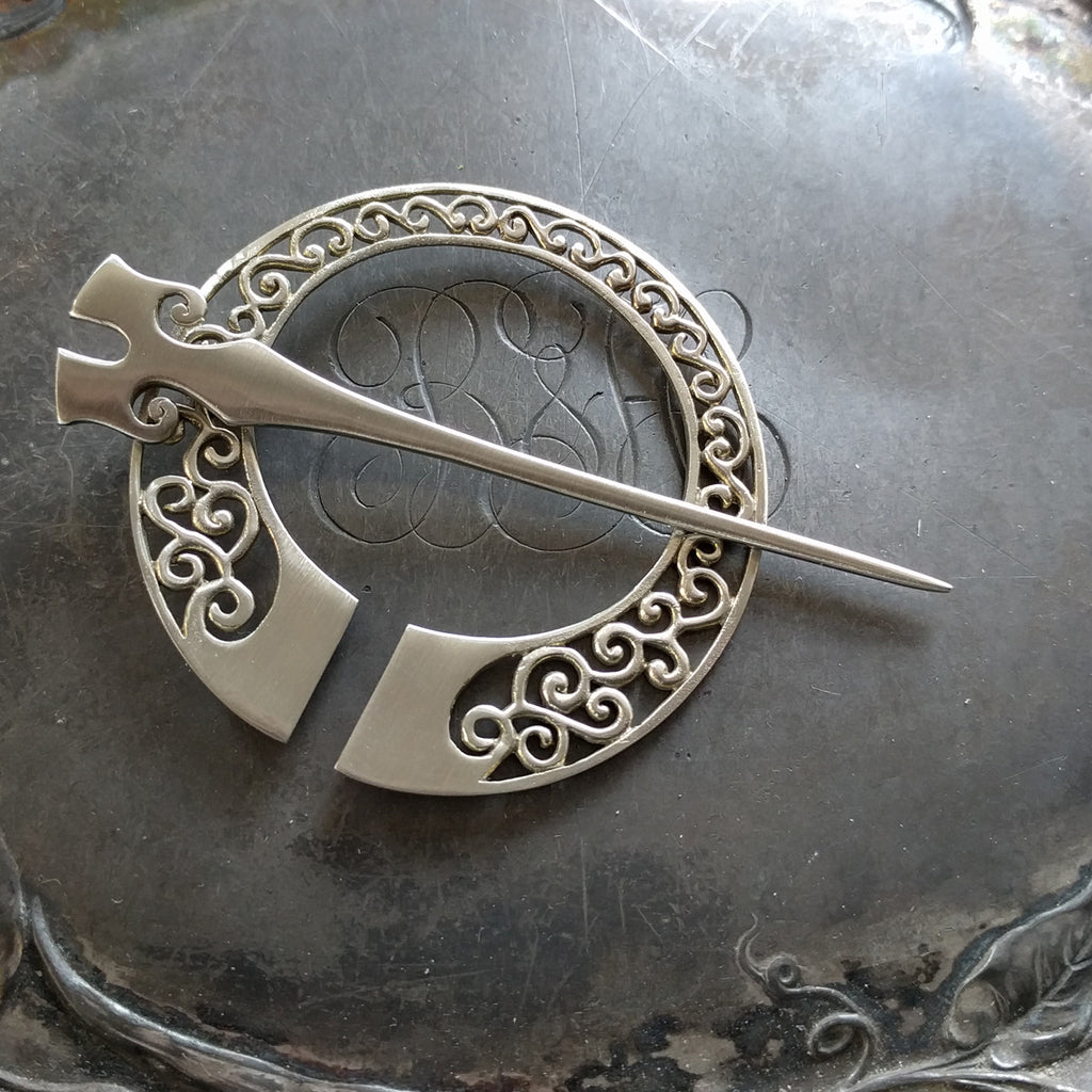 Runa_brooch_second_angle__46100.1488224402.jpg