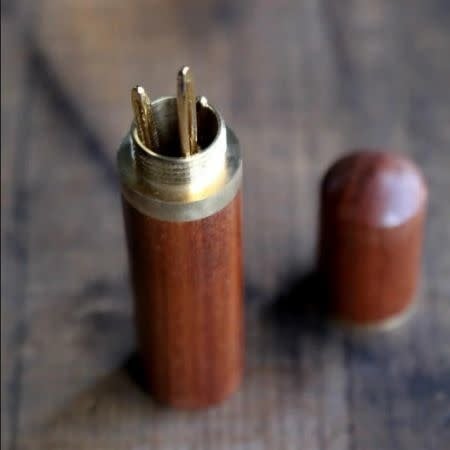Wooden Needle Case Sandalwood_ 